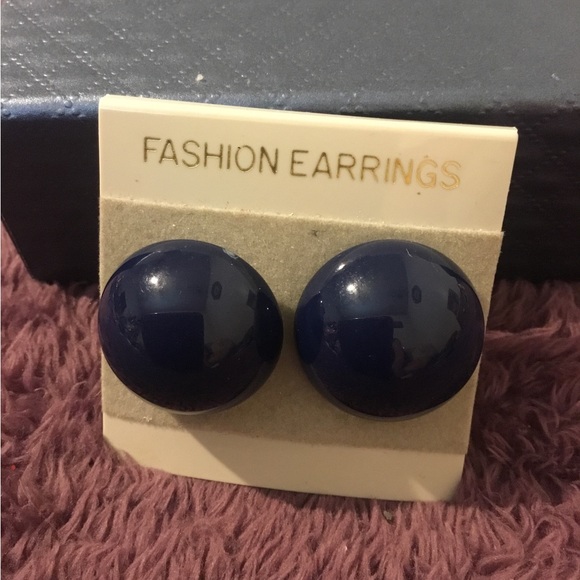 NWT Navy Blue Button Fashion Earrings - Picture 2 of 6
